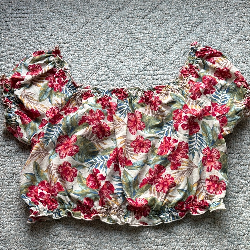 ‼️American Eagle Tropical Print Off the Shoulder Top